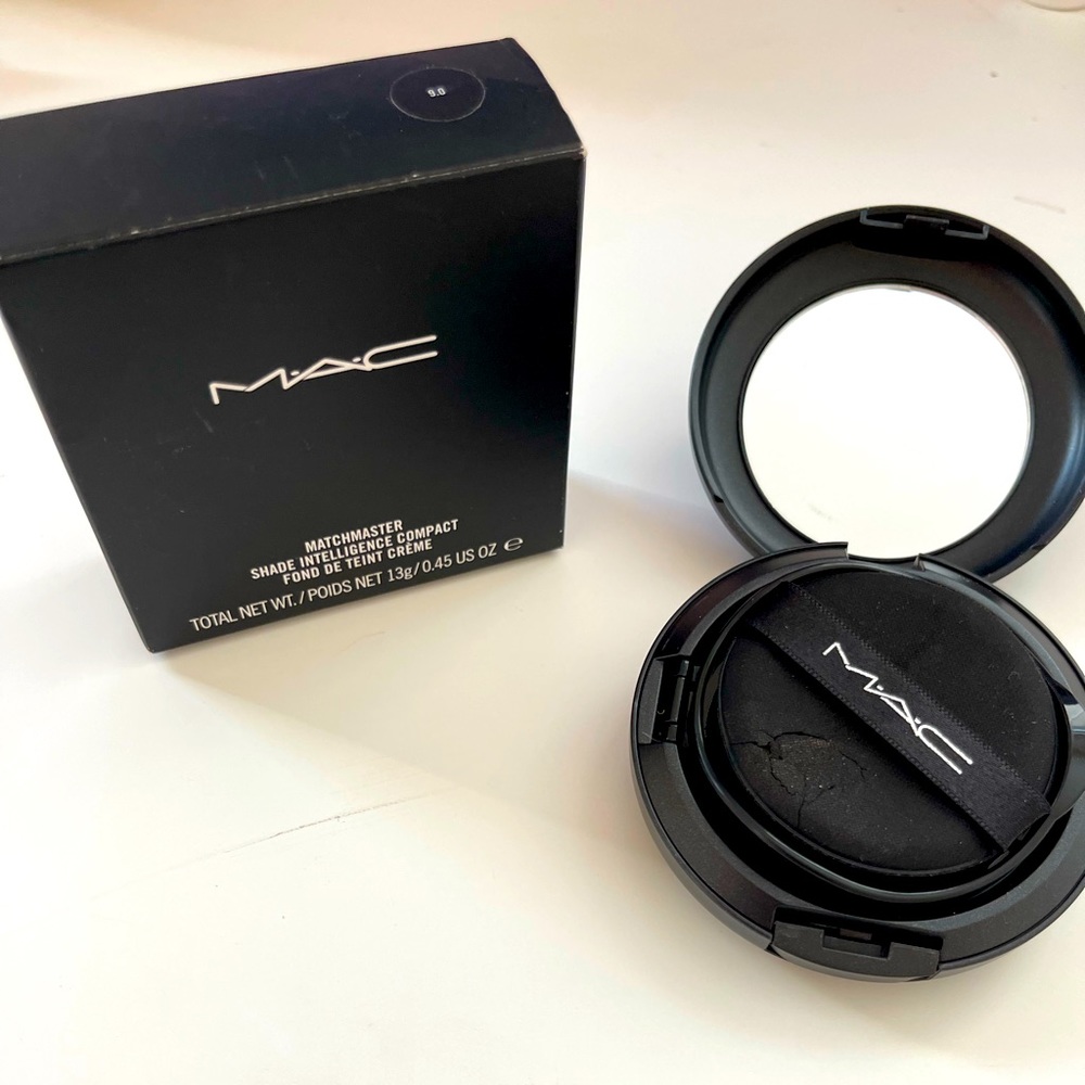 MAC Cosmetics - 9.0 Matchmaster Shade Intelligence Compact